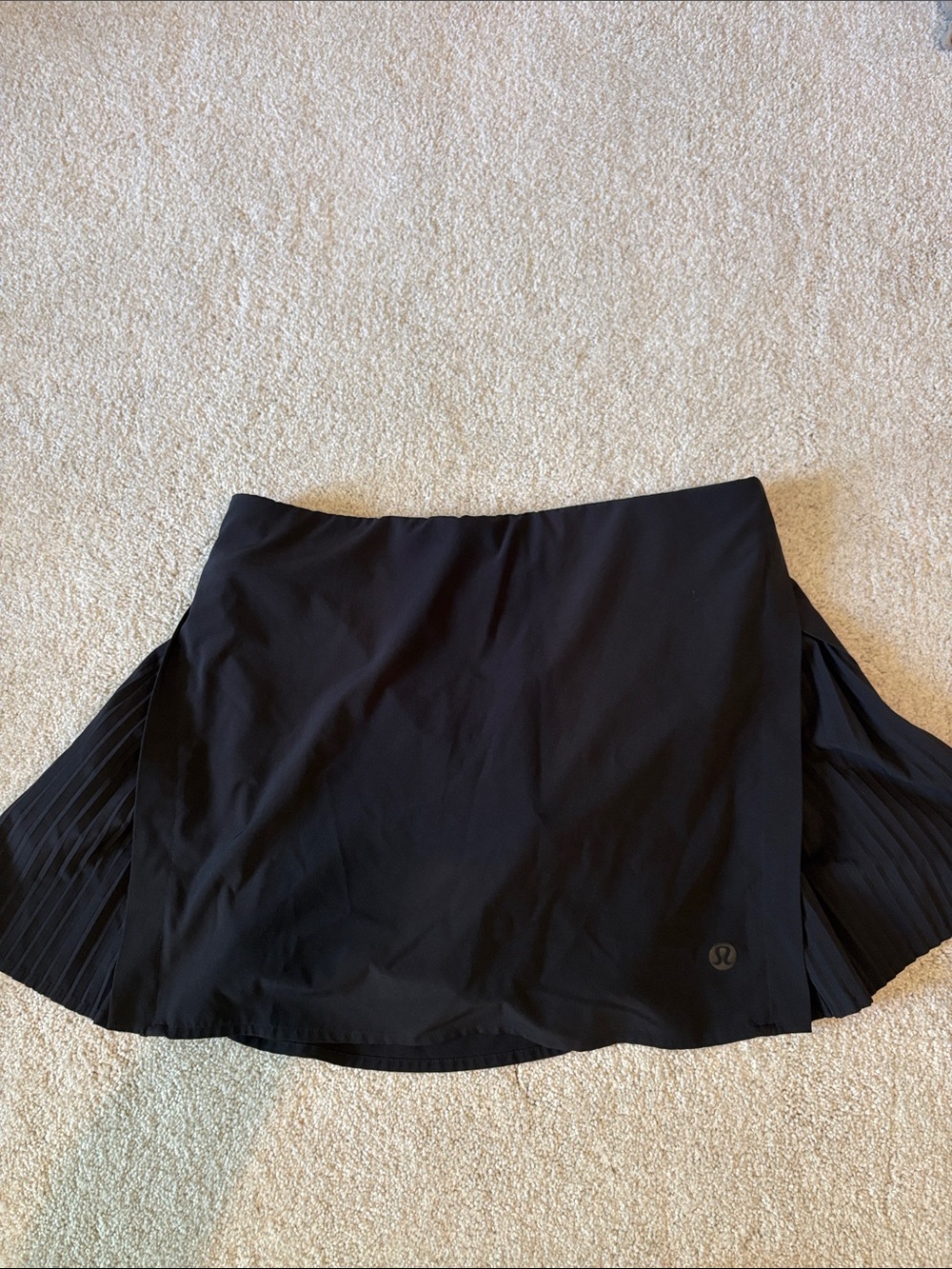lululemon athletica Black A-Line Athletic Skirt with Pleated Side Panels